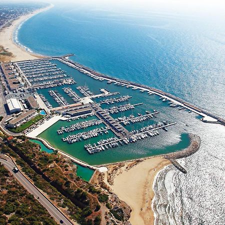 Luxury 45 Hotel Castelldefels Bagian luar foto